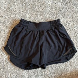 LULULEMON Hotty Hot Black Low Rise 4” shorts